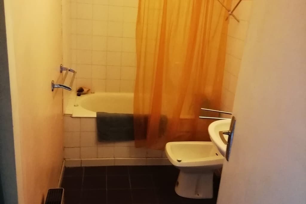 salle de bain baignoire rideau de douche